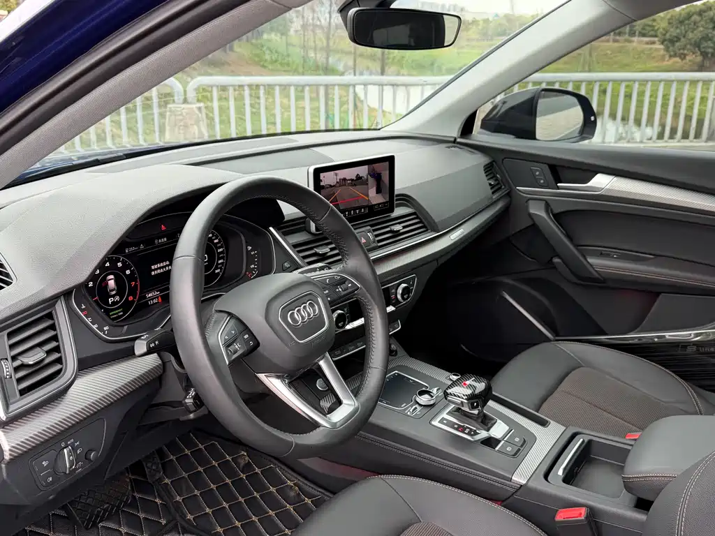 Audi Q5L 2019 — фото 11