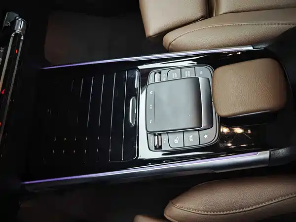 Mercedes-Benz GLB 2024