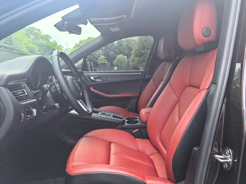 Porsche Macan 2021 — фото 11