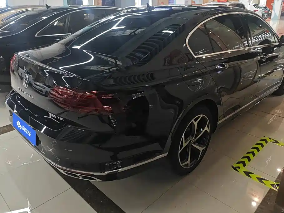 Volkswagen Magotan 2025
