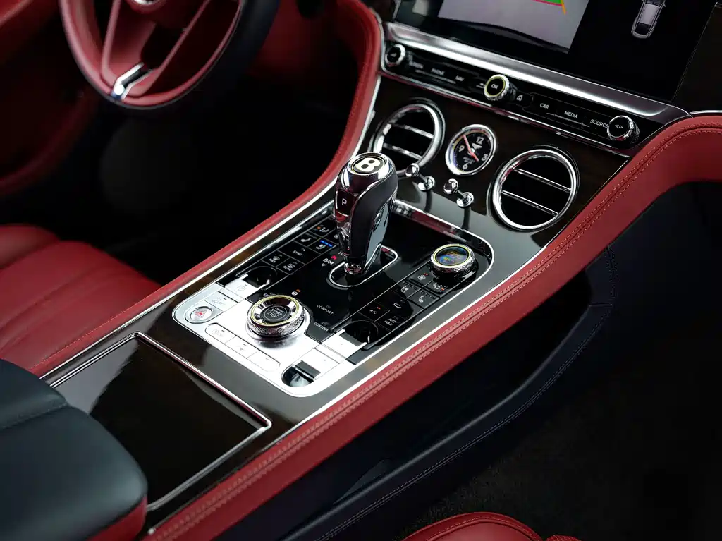 Bentley Continental 2020 — фото 20