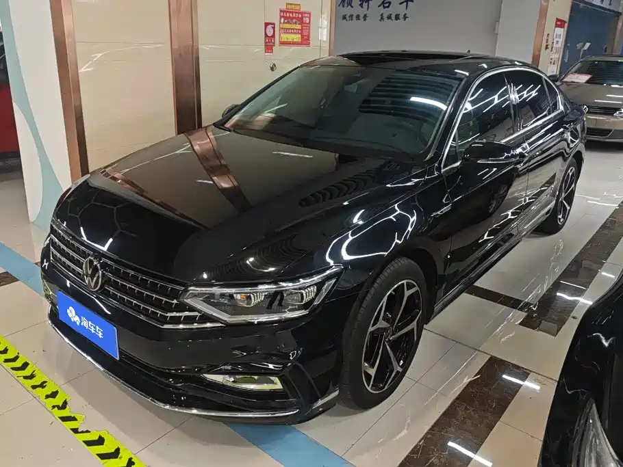 Volkswagen Magotan 2025