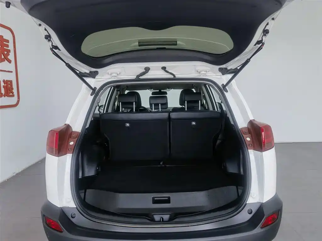 Toyota RAV4 2014 — фото 16