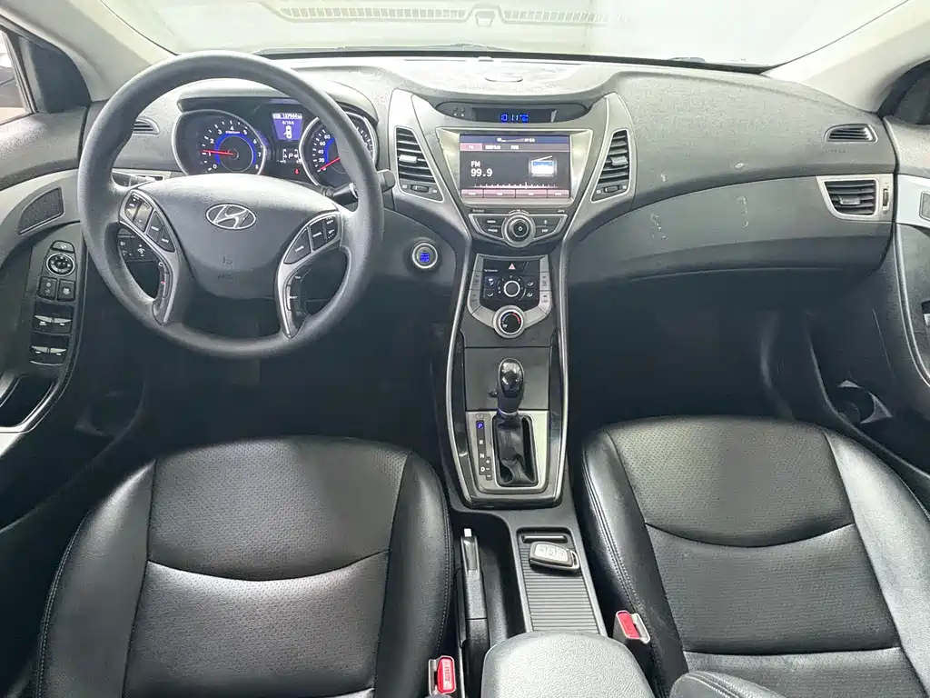 Hyundai Elantra Langdong 2016 — фото 13