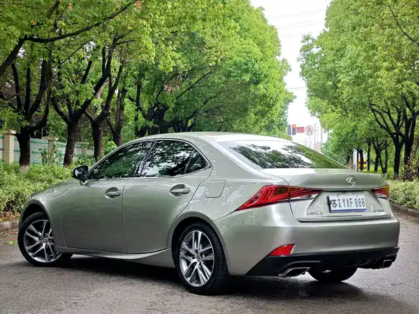 Lexus IS 2017