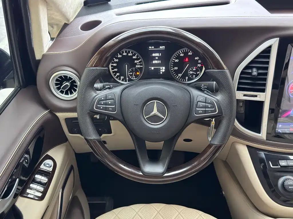 Mercedes-Benz Vito 2020 — фото 20