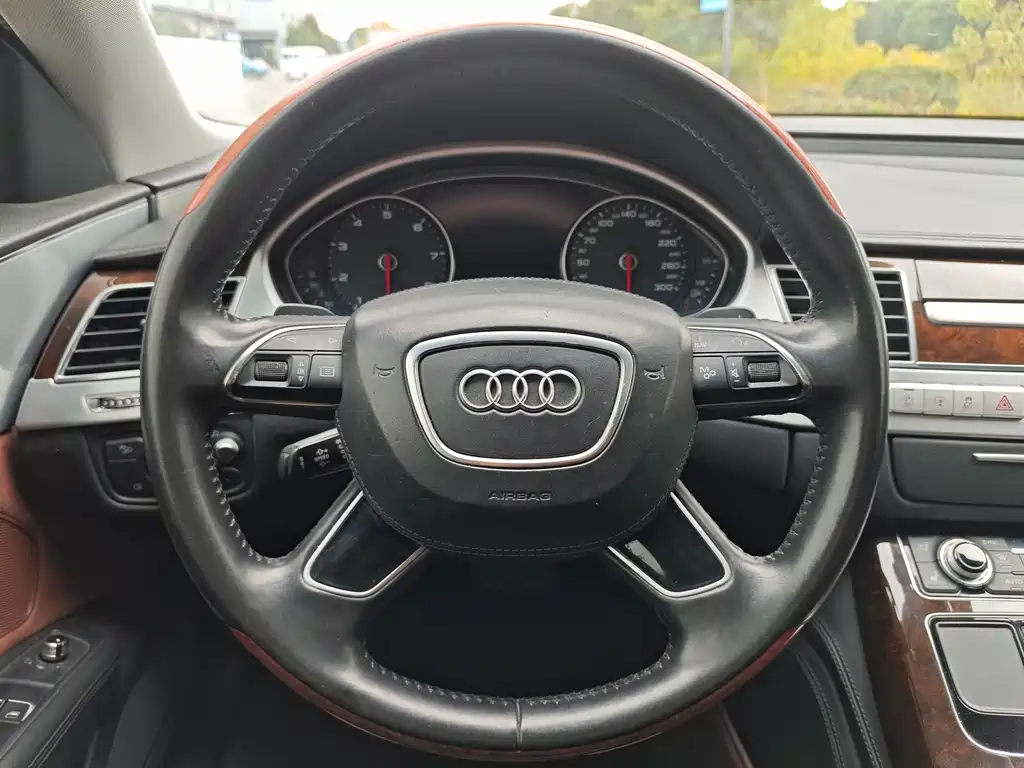 Audi A8 2016