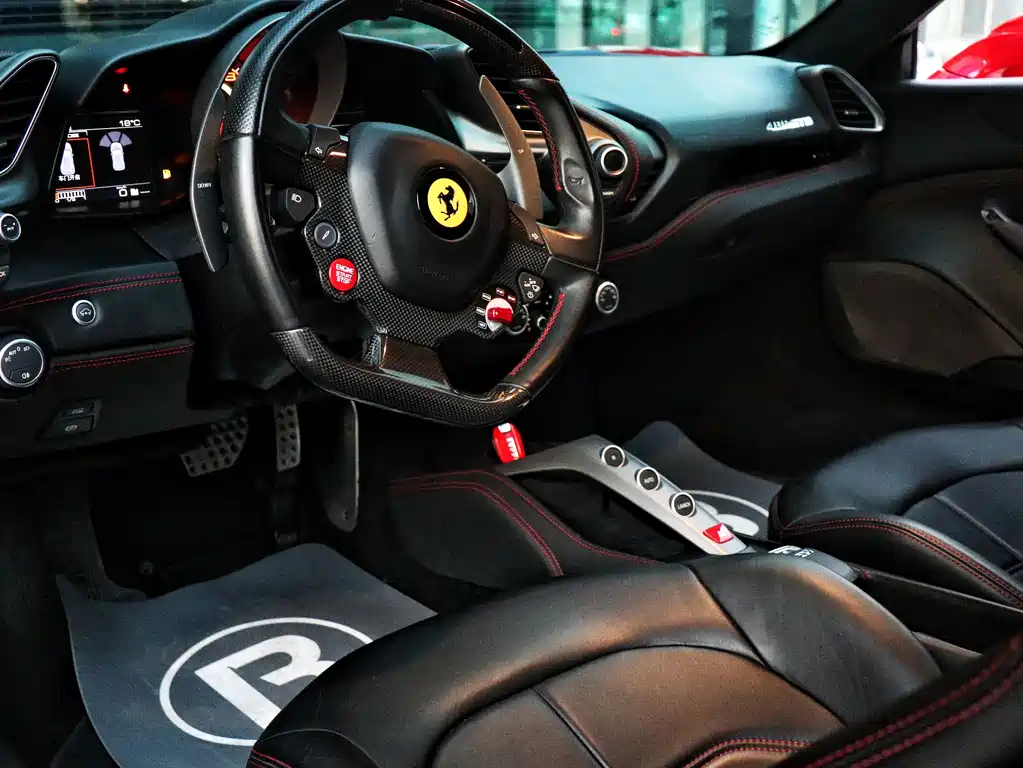 Ferrari 488 2017 — фото 9