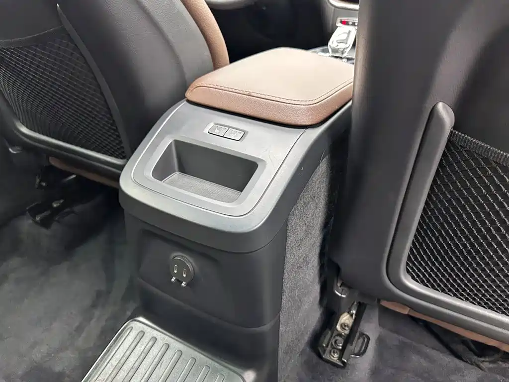 Volvo XC60 Plug-In Hybrid 2023 — фото 23