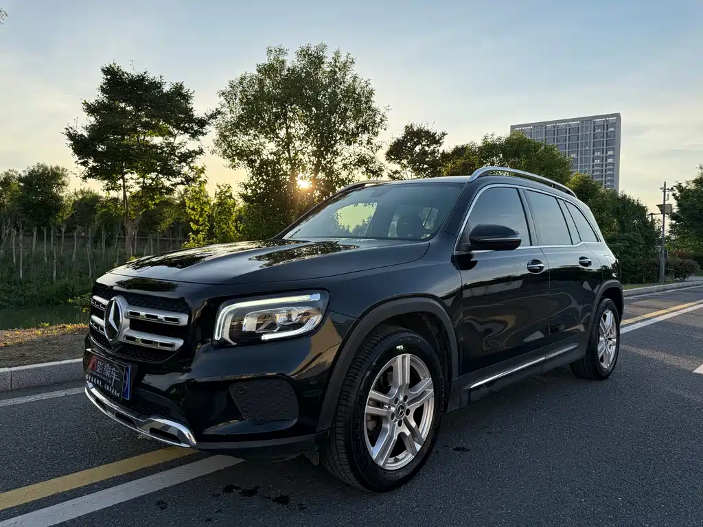 Mercedes-Benz GLB 2021