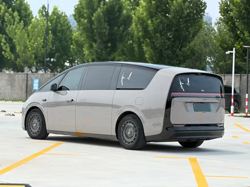 Li Auto Li MEGA 2024
