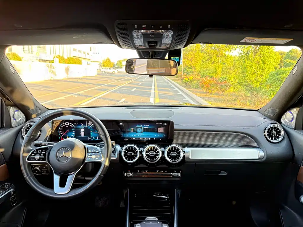 Mercedes-Benz GLB 2021