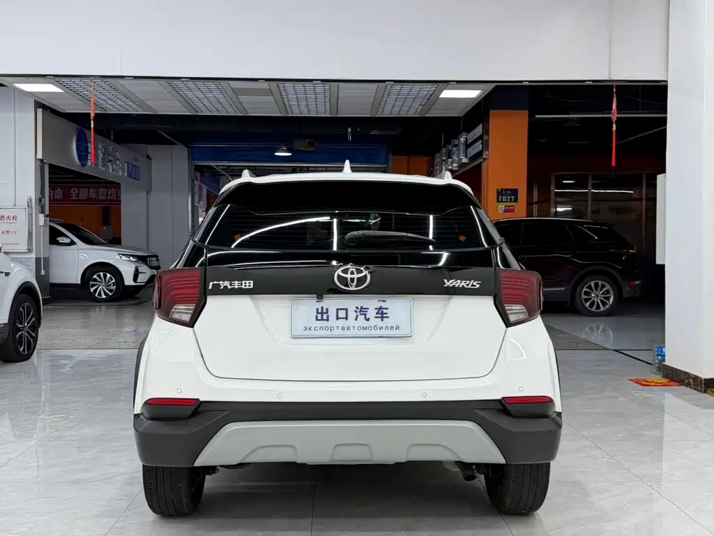Toyota Yaris L 2023