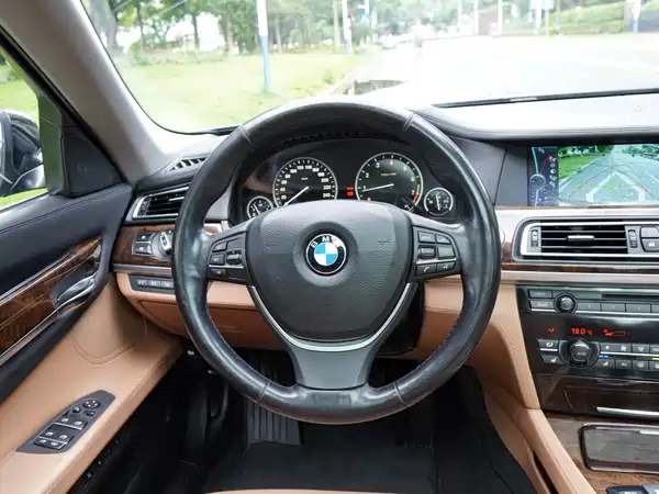 BMW 7 Series 2011