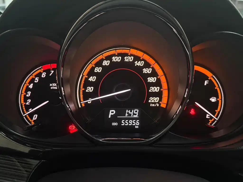 Toyota Yaris L 2023 — фото 16