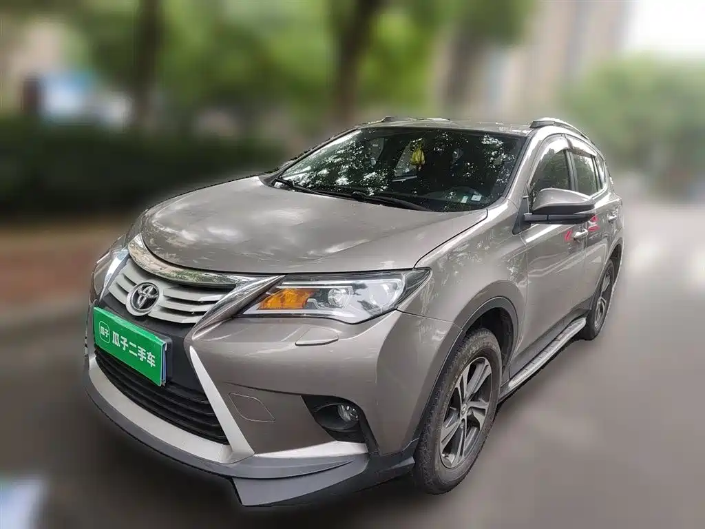 Toyota RAV4 2016 — фото 2