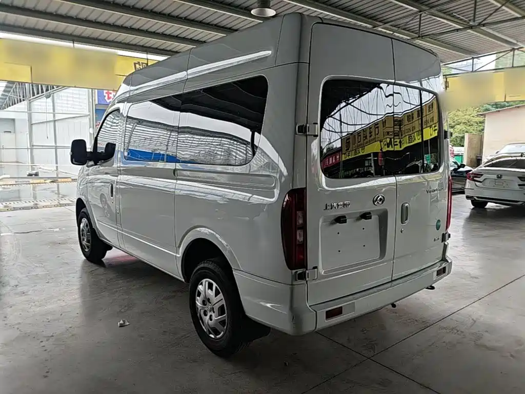 Maxus V80 2025