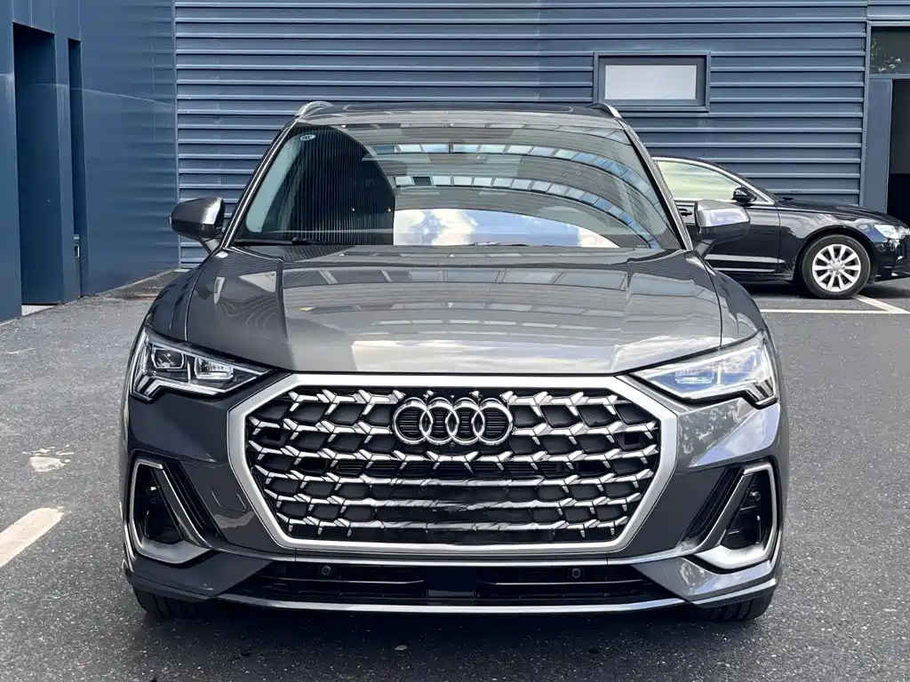 Audi Q3 2025 — фото 2