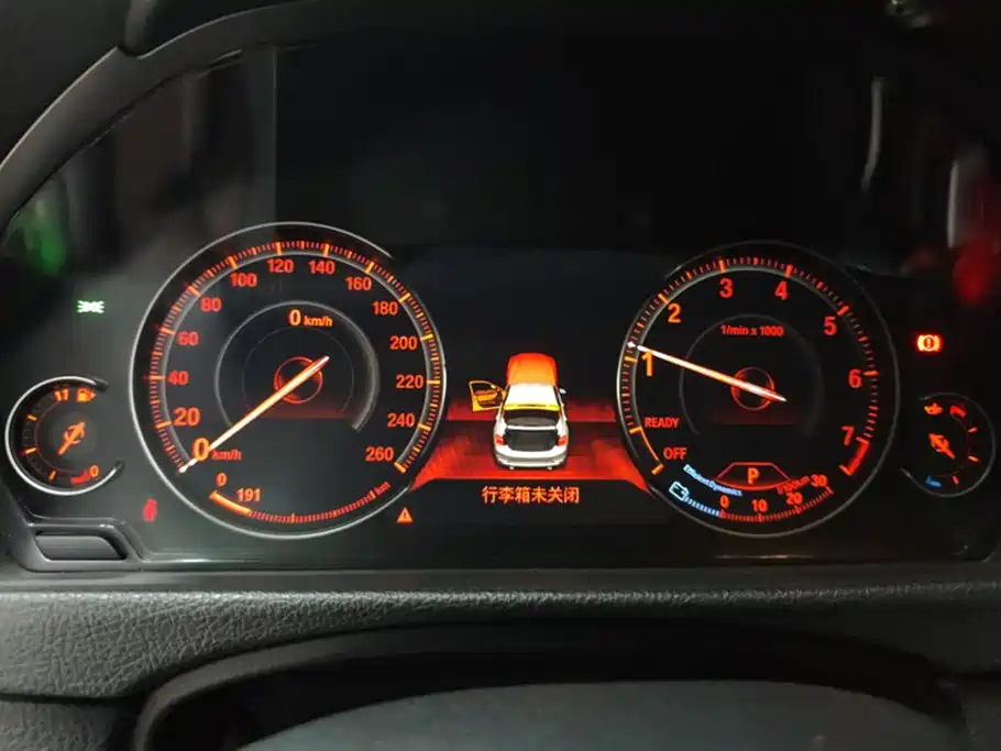 BMW 3 Series 2018 — фото 14