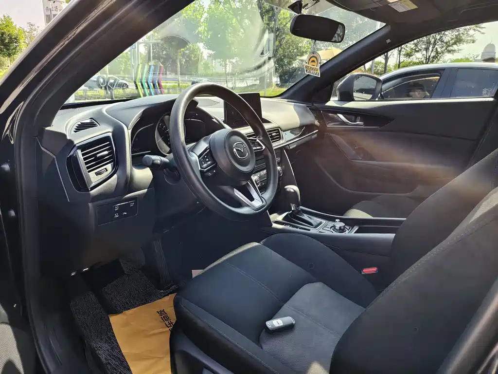 Mazda CX-4 2023