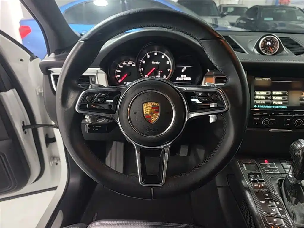 Porsche Macan 2015 — фото 11
