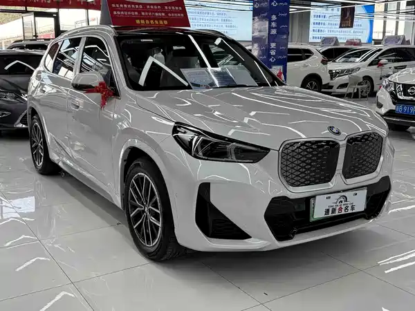 BMW iX1 2026