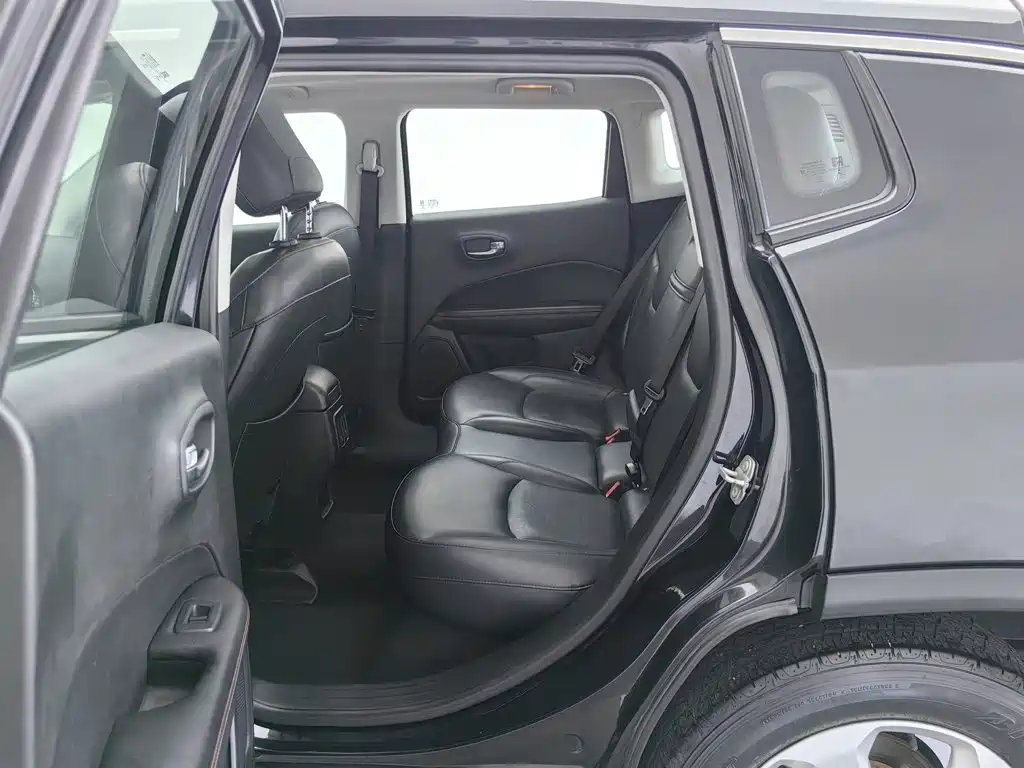 Jeep Compass 2020 — фото 15