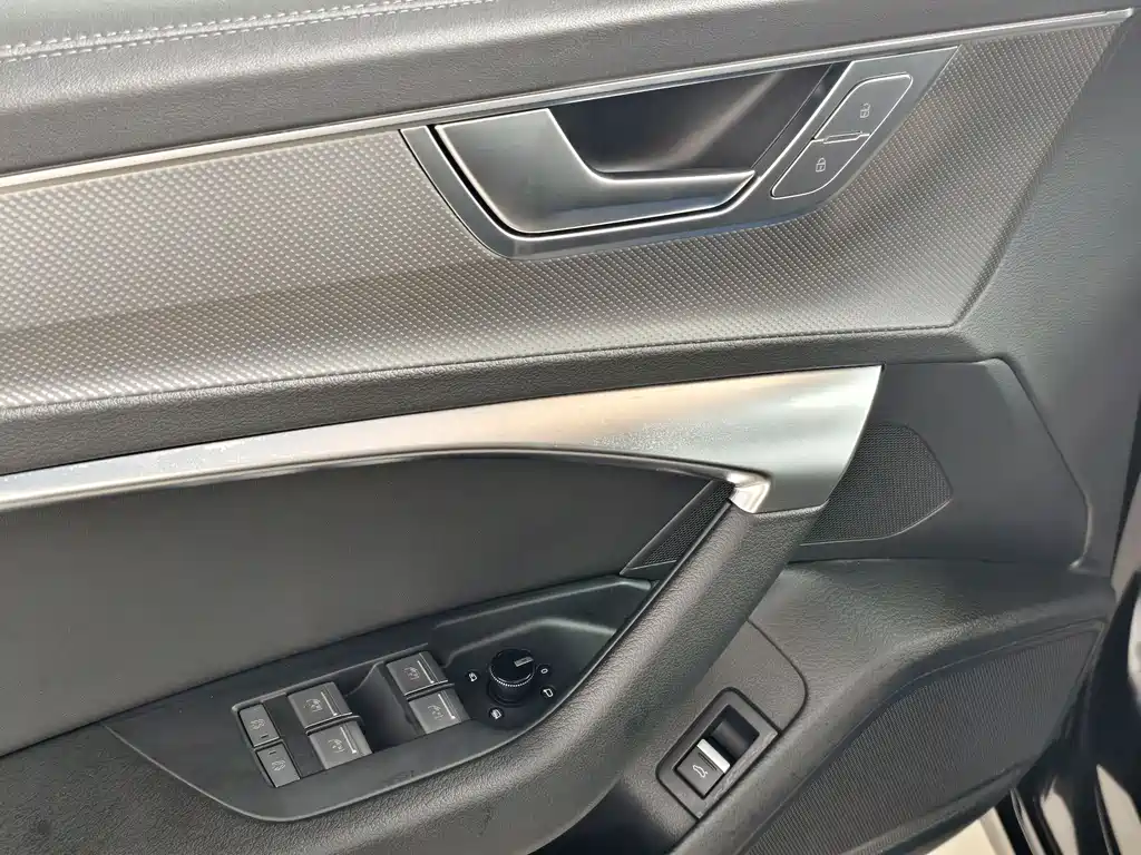 Audi A6L 2023 — фото 13