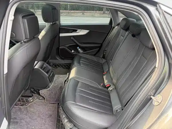 Audi A4L 2021