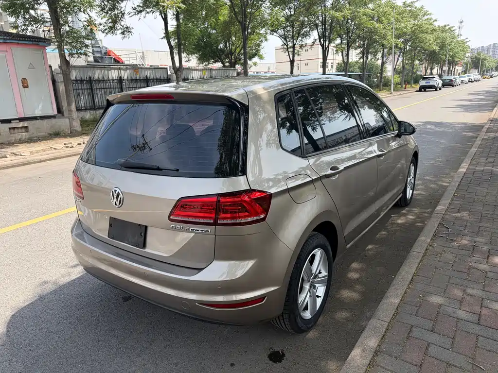 Volkswagen Golf Sportsvan 2017 — фото 13