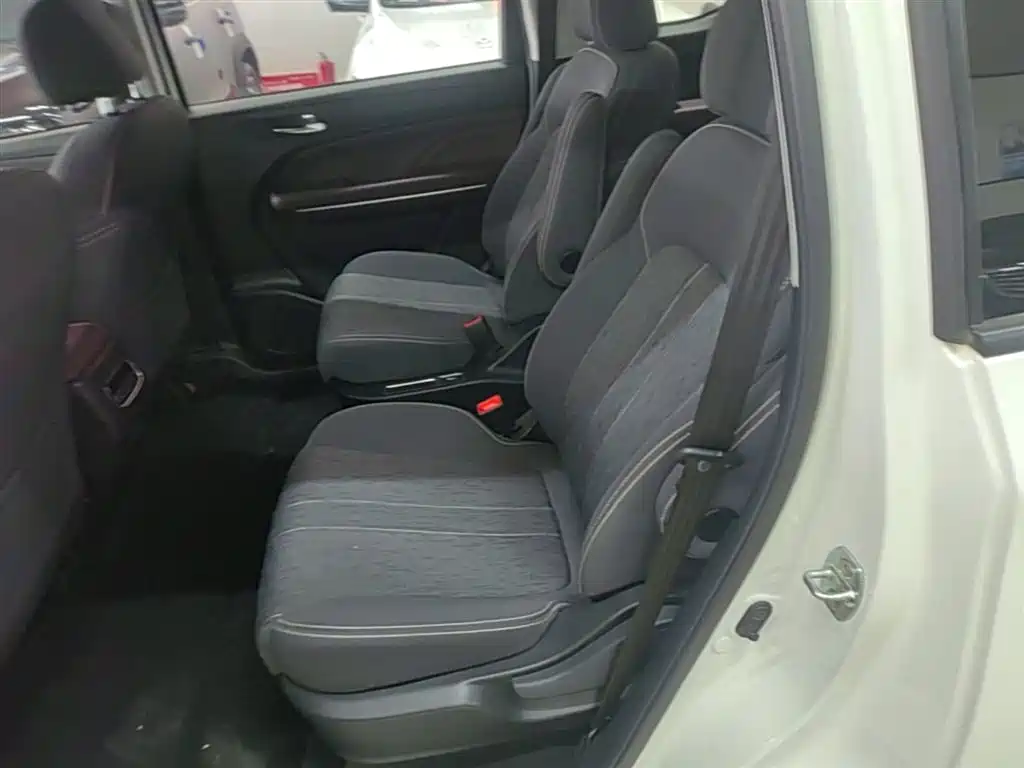 GAC Motor Trumpchi M6 2023 — фото 17