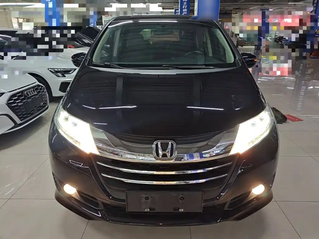 Honda Odyssey 2016 — фото 3