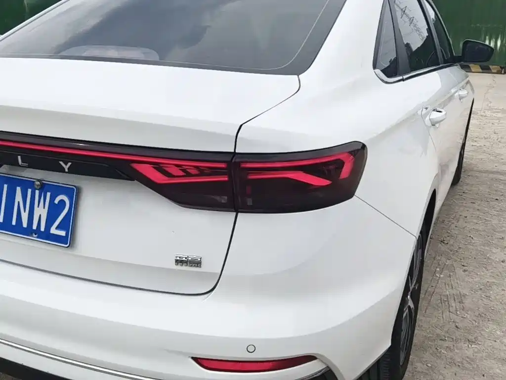 Geely Emgrand 2023 — фото 8