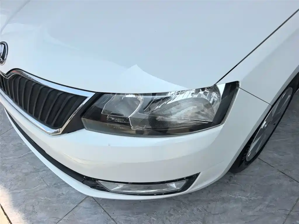 Skoda Rapid 2017 — фото 24