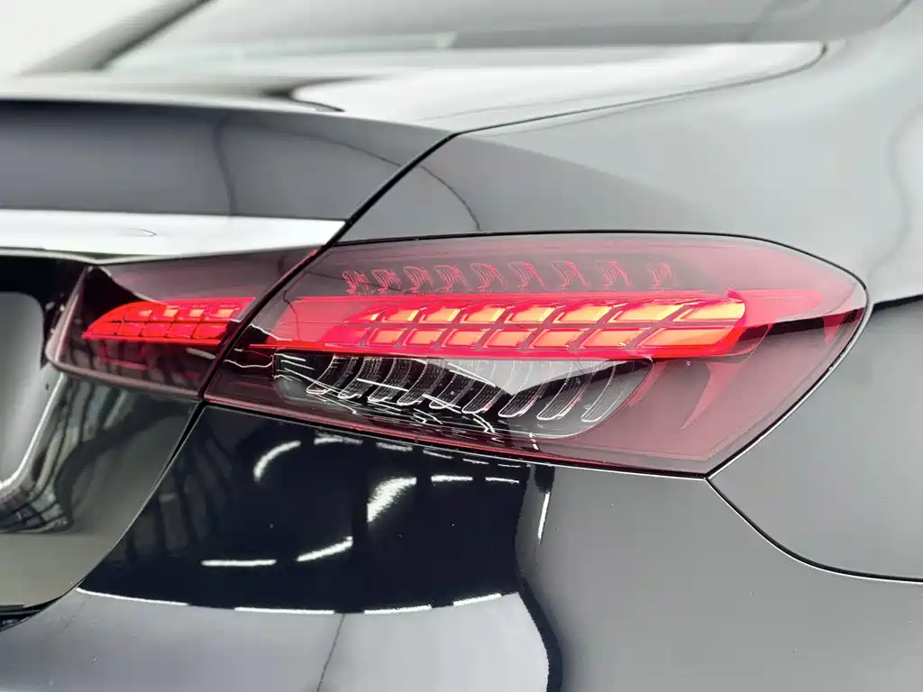 Mercedes-Benz E-Class 2021 — фото 12