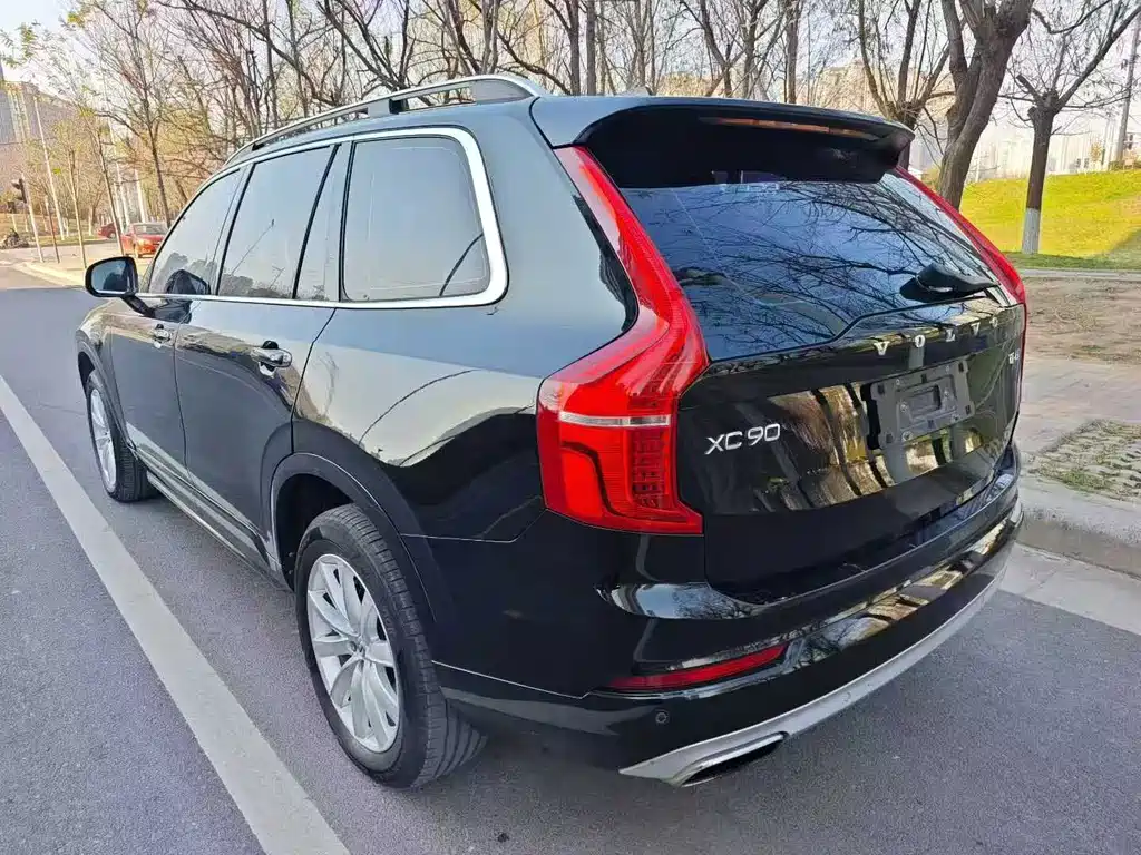 Volvo XC90 2018 — фото 7