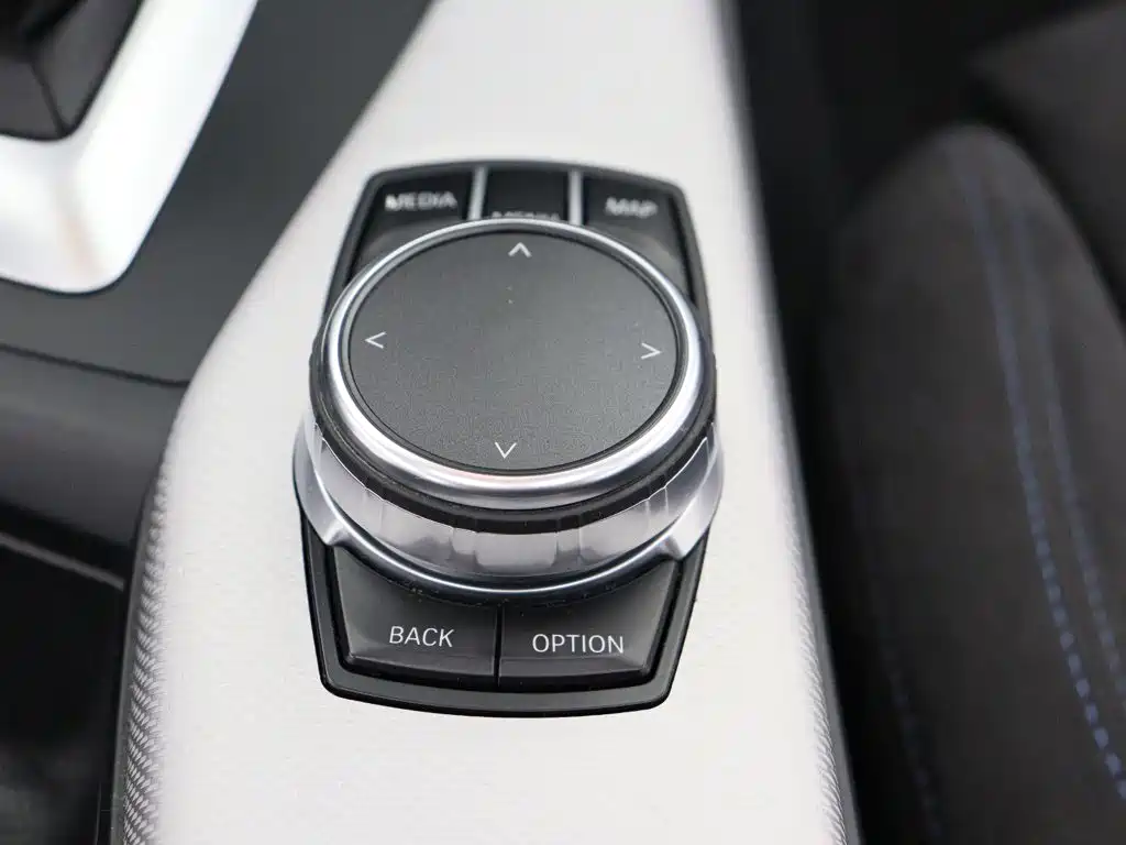 BMW 1 Series 2017 — фото 19