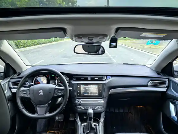 Peugeot 408 2014