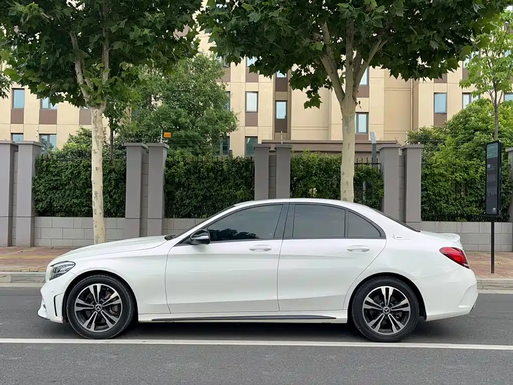 Mercedes-Benz C-Class 2020