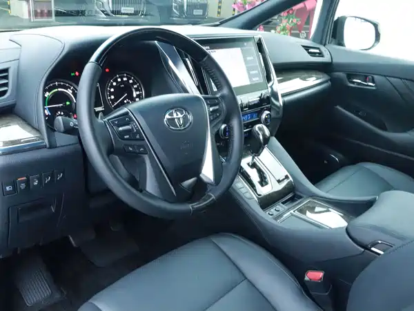 Toyota Alphard 2023
