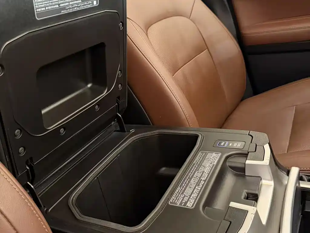Toyota Land Cruiser 2019 — фото 10