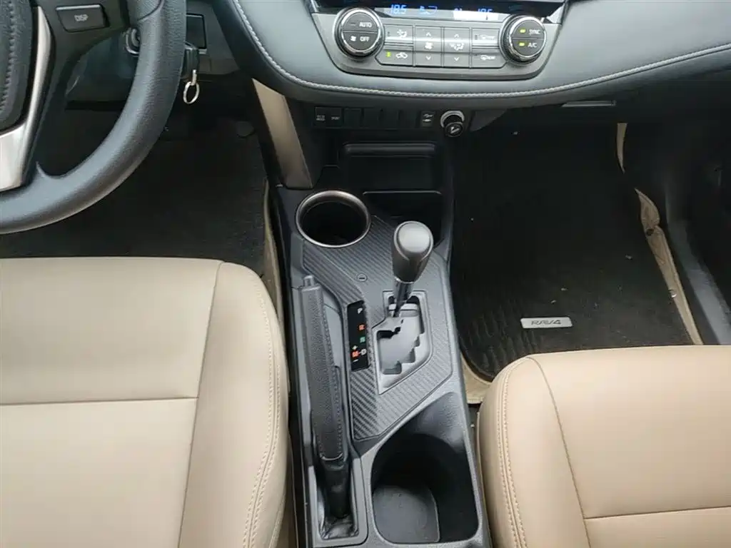 Toyota RAV4 2016 — фото 14