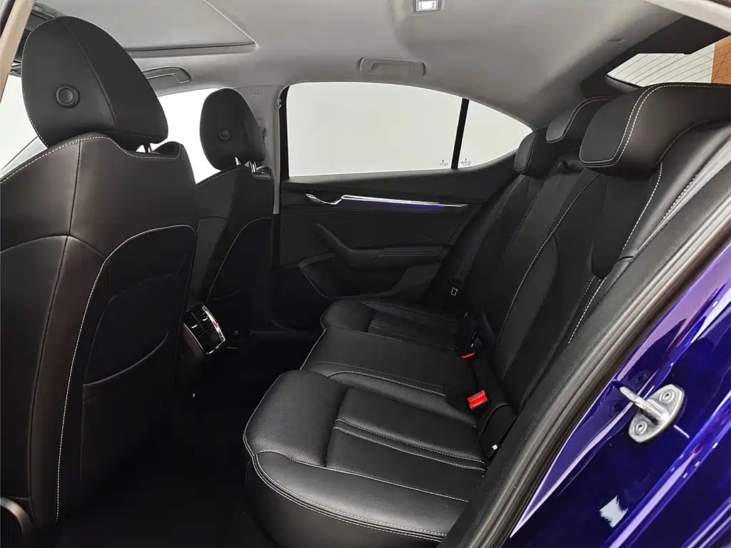 Skoda Octavia 2022 — фото 23