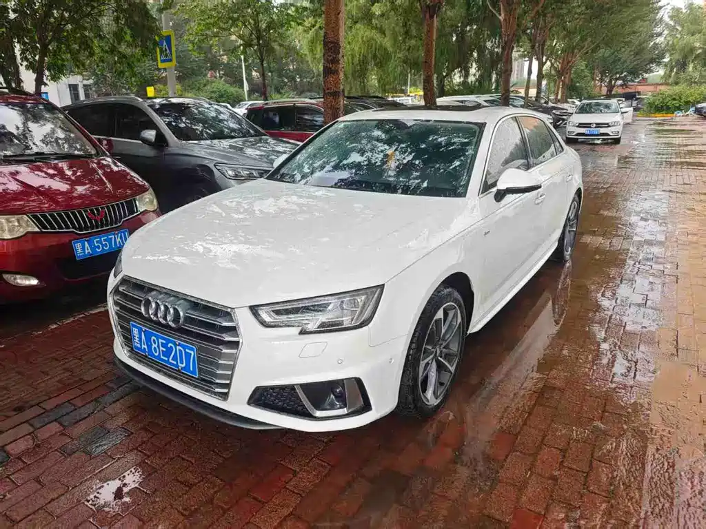 Audi A4L 2019