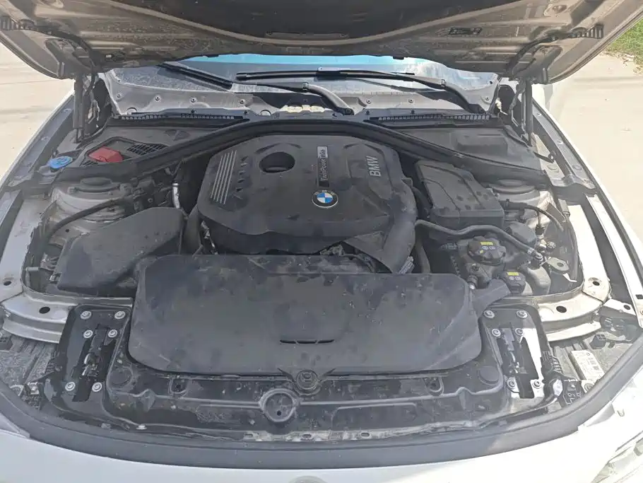 BMW 3 Series 2019 — фото 10
