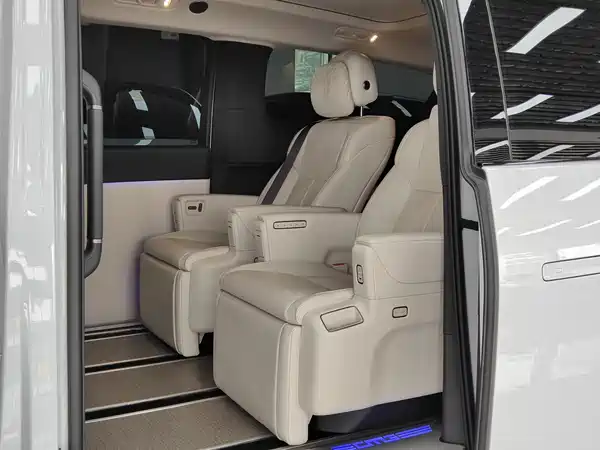 Li Auto MEGA 2025