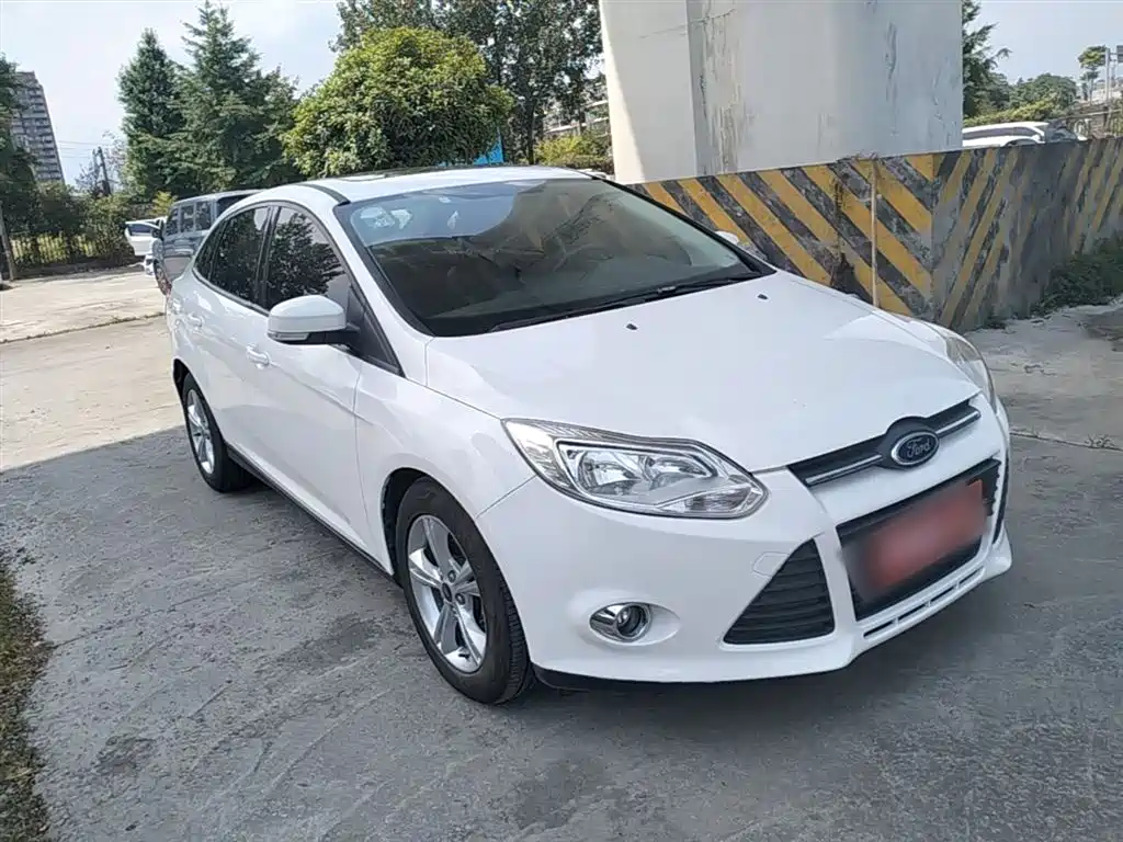 Ford Focus 2015 — фото 4