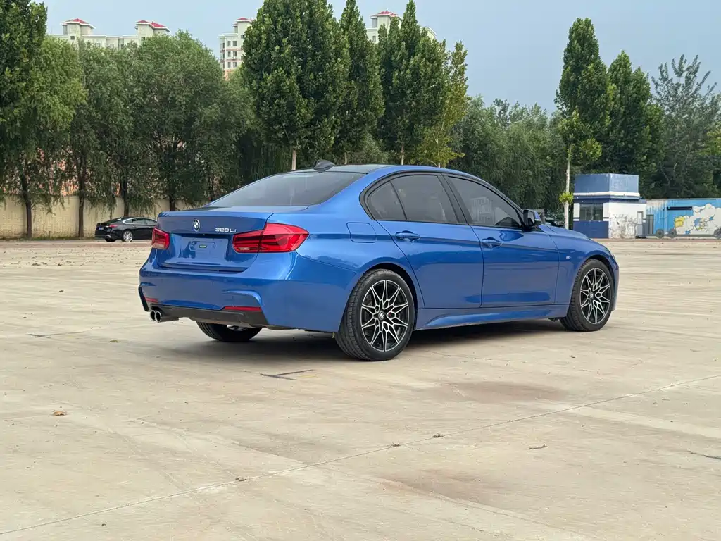 BMW 3 Series 2018 — фото 17