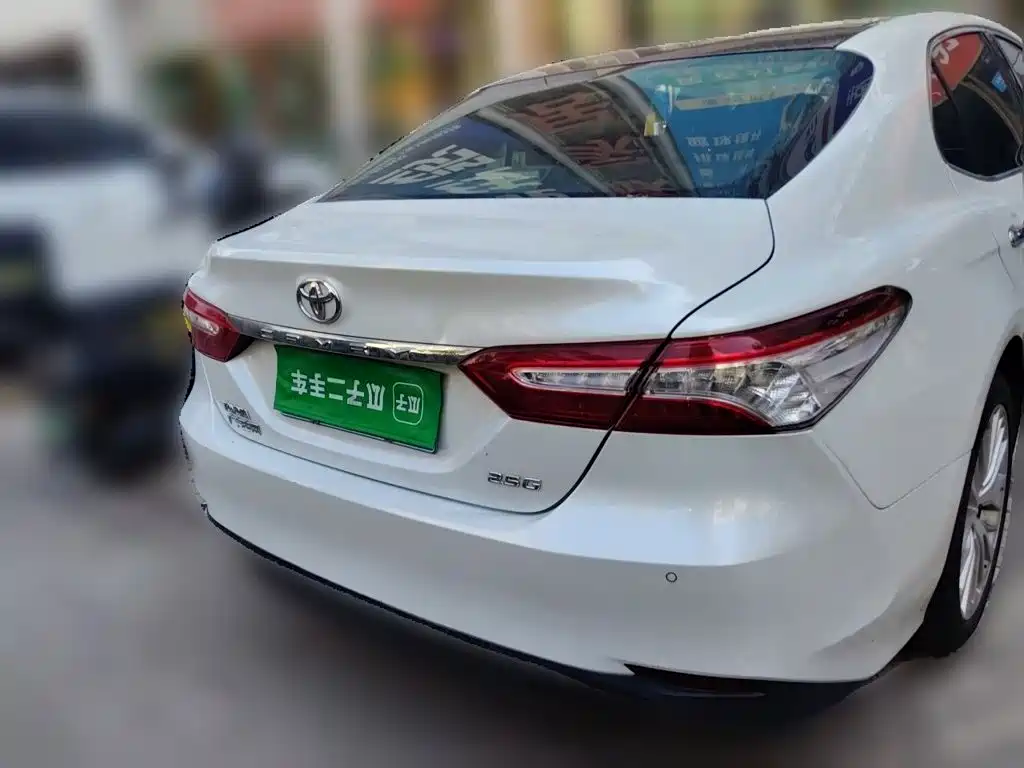 Toyota Camry 2018 — фото 3