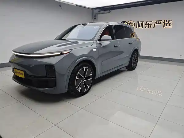 Li Auto L8 2025